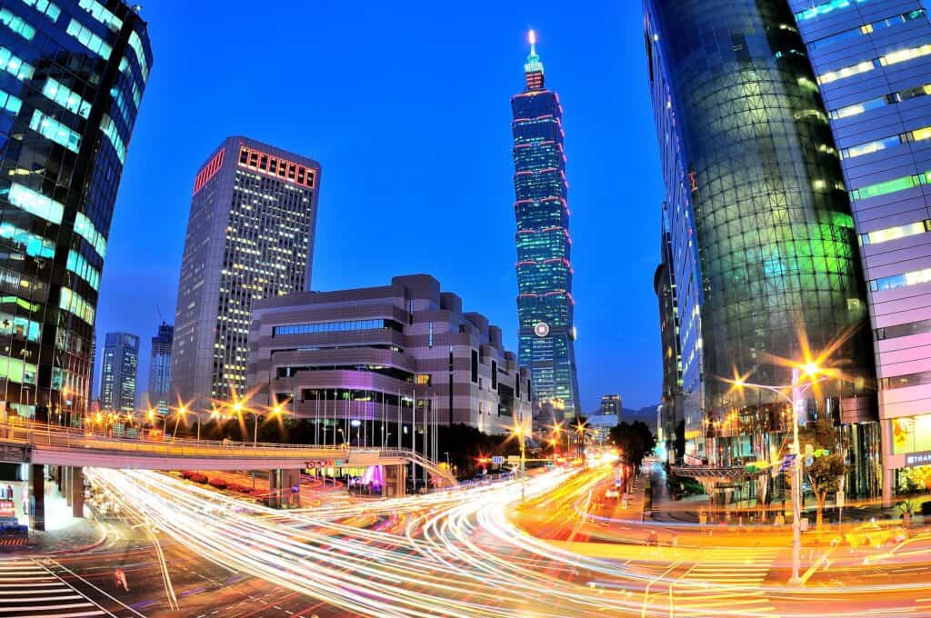 台北101&世貿_DSC_1306ps 台北101&世貿 Photo Credit from wiki by 由 曾 成訓 - https://www.flickr.com/photos/tsengphotos/11049432333/, CC BY 2.0, https://commons.wikimedia.org/w/index.php?curid=129983921